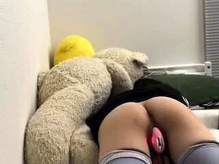 Close up MILF masturbation