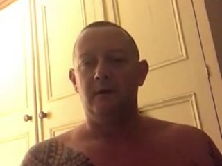 Croydonchris strips naked and cums