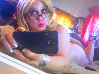 Beautiful CD Krissy Sweets showing off her sweet lil ass!