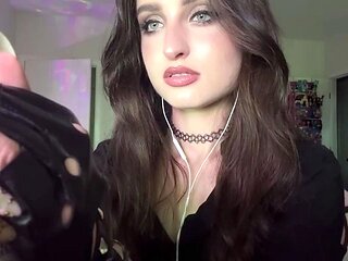 Horny Webcam Babe Solo Masturbation