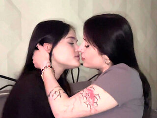 RAW SCISSORING AND LESBIAN KISSING COMPILATION