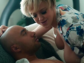 Dee Williams - Counselor Dee Willams Sucks And Fucks Her New Patient