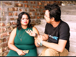 Indian girl was lured with money and called to the hotel and had hardcore sex and fucked her pussy.