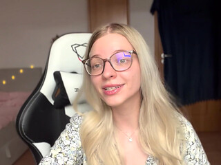 3 Types of Chastity Slaves