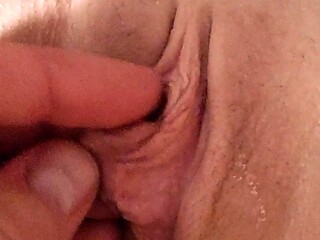 Amateur brunette fingers pov