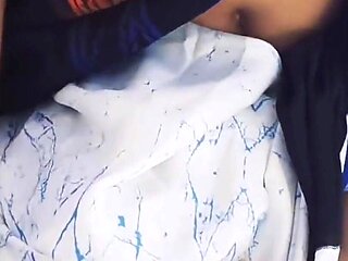 Naughty Beauty Saree Girl and I Just Fucked Her Honey Beauty Pussy in Secret