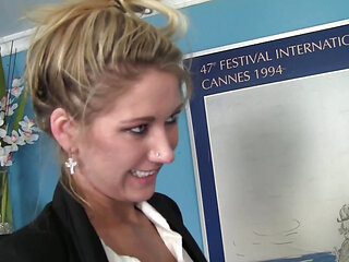 Fresh girl Alysha Rylee horny with golden hair gets her