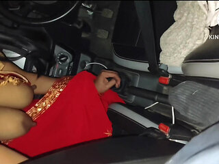 Desi bhabhi fuck in car. Boyfriend fuck in car.