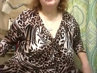 SSBBW stripping in the bathroom