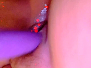 This Mouth Getting Too Hot She Like to Masturbating