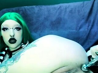 Amateur Webcam Cute Teen Plays Solo with Big Dildo