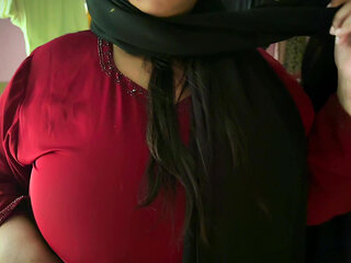 Arab Big Ass Hotel Maid sweep My Room Then I watch her Boobs & Butt & Start Masturbation front of her, now she want fuck from me