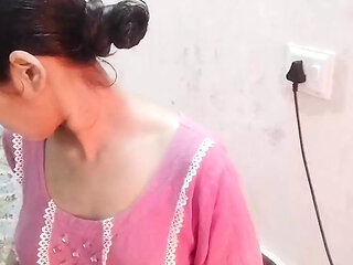 Muslim girlfriend ko bathroom me pakad ke jabar dasti pela