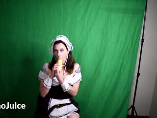 Eileen the Cornhusker Has a Popcorn Orgasm