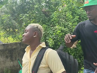 Amateur Student sucked my cock in an uncompleted building for just 70k