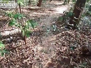 Worker Sucking in the Bush and Fucking His Coworker