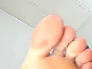 POV Worshiping a Giantess' Feet so You Don't Get Eaten Alive