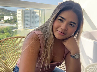 Desperate and Abandoned by Her Boyfriend, a Stranger Offered Her Refuge and Got Fucked as a Thank You