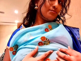 First Time Renu's Exotic Hot Looks & Seductive Tease - Desi Tamil MILF Fire! Renuraj