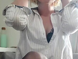 home made amateur blonde Masturbating