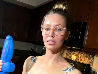 Blonde With Natural Big Boobs Loves Putting A Toy In Her