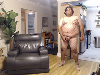 fat crossdresser masterbates