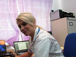 Amateur blonde fucking in stockings on video