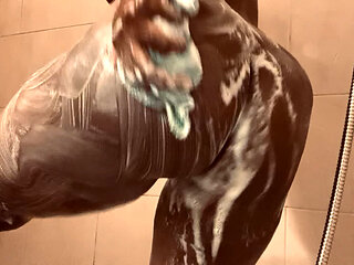 Miss Twerksum (Shower Tease)