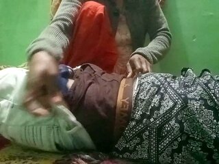 Bhabhi Pooja Sexy gets her brother-in-law off with some solo action
