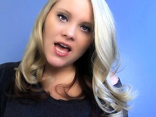 Chubby blonde brianna solo masturbation
