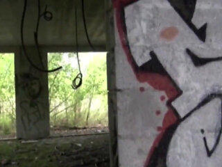 Slut fucked by 2 straigh in cruising outdoor