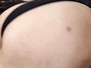 College Girl Fucked by Delivery Boy in Exchange for Free Pizz