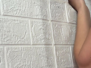 Gloryhole: It Melts as if It Was Waiting for Her