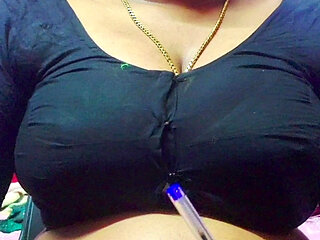 Indian Nude Mature Woman Mohini sex in room.