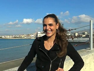 Even in the shower, Katerina wants her dose of sex! - Jacquie et Michel TV