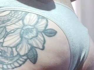 Sometimes Morning Exercise Ends with an Unexpected Breakfast Bb, Will You Feed Me the Same