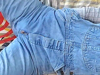 Lee Overall and Hunter Boots Masturbation to Squirting