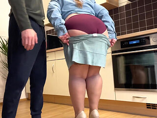 Visiting my stepmom and her gorgeous ass