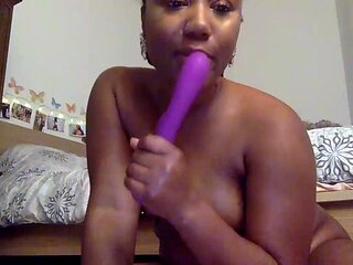 Amateur Close Up Squirting Masturbation
