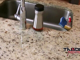 Freeuse Teen Anastasia Rose in Home for Thanksgiving