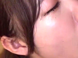Award-winning Gravure Idol Draws Attention, Exclusive POV Captures Intense Triple Climax Moment