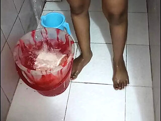 Rani started bathing naked in front of me. 