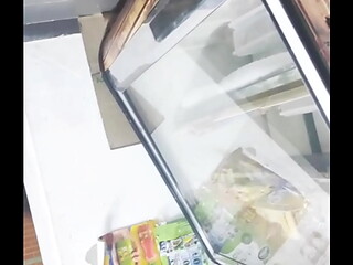 Upskirt en la tienda
