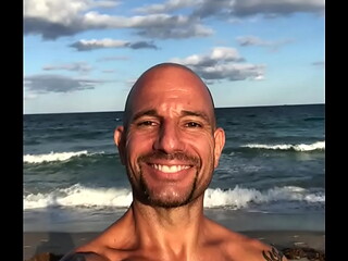 MAXXX LOADZ THE HAPPY PORNSTAR