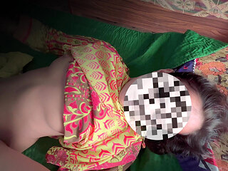 Desi Look Like Pathani Girlfriend, Small Dick