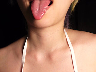 [Uncensored] image video Showing off her buttocks in various hot swimsuits.