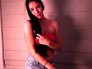 Amateur Webcam Chick Masturbates On Webcam More at