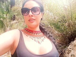 Big boob brunette masturbates on webcam