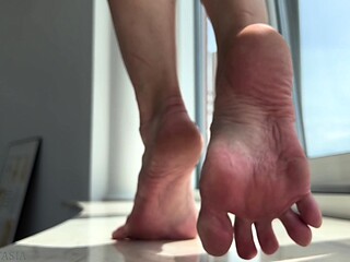 Maitresse Madelines solo foot fetish POV