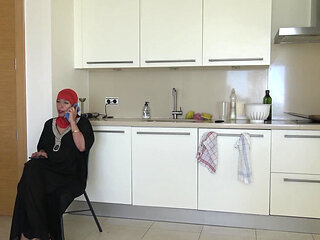 A Lebanese Slut Talks on the Phone and Masturbates